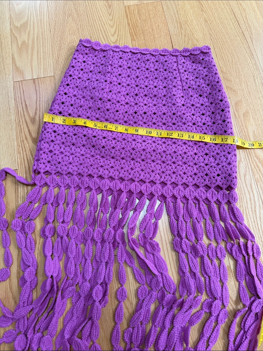 Elie pink crochet cactus fringe skirt by sailor . - Picture 11 of 11